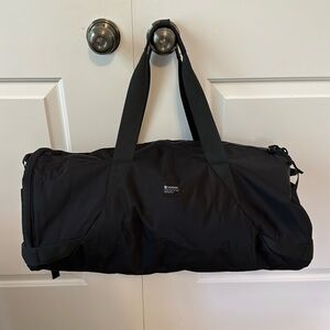 Great condition lululemon All Day Essentials  Duffle Bag. Black.